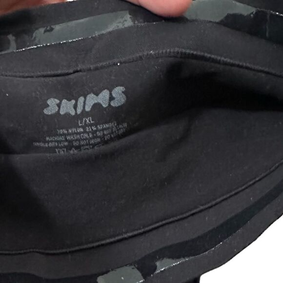 SKIMS Seamless Sculpt Mid Waist Shaping Brief In Onyx Black - Picture 6 of 7